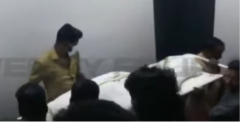 കളമശേരി മെഡിക്കല്‍ കോളജില്‍ ലിഫ്റ്റ് തകരാറില്‍; മൃതദേഹം താഴെയെത്തിച്ചത് സ്‌ട്രെച്ചറില്‍ ചുമന്ന്