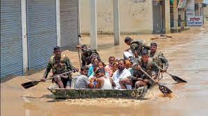 വടക്ക് പടിഞ്ഞാറന്‍ സംസ്ഥാനങ്ങളിൽ അതിശക്തമായ മഴ, വ്യാപക നാശം