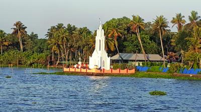 ഹോട്ടലുകളുടെ പ്രകടനം: രാജ്യത്തെ വൻനഗരങ്ങളെയും വിനോദസഞ്ചാര കേന്ദ്രങ്ങളെയും പിന്തള്ളി കുമരകം ഒന്നാമത്