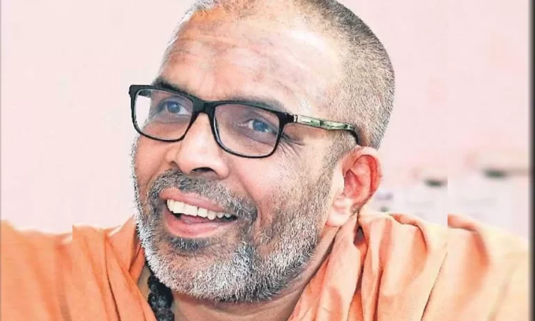 ഇസ്‍ലാമിക ഗൃഹങ്ങളിൽ ആറ് മക്കൾ, കേരളത്തിലെ ഹിന്ദു -ക്രിസ്ത്യൻ കുടുംബങ്ങൾ സന്താനോത്പാദനത്തിൽ കൂടുതൽ ശ്രദ്ധിക്കണമെന്ന് ചിദാനന്ദപുരി