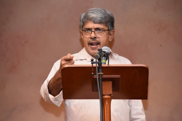 എനിക്കു നിങ്ങൾ കൽപിച്ചിരിക്കുന്ന വില 2400 രൂപ മാത്രമാണെന്നു മനസ്സിലാക്കിത്തന്നതിനു നന്ദി, അക്കാദമിയെ പരിഹസിച്ച് ബാലചന്ദ്രൻ ചുള്ളിക്കാട്