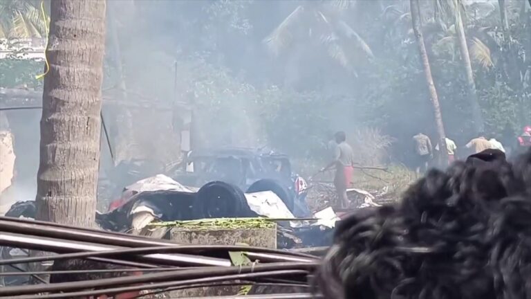 തൃപ്പുണിത്തുറ പടക്ക സംഭരണശാലയിലെ അപകടം : ഒരാൾ മരിച്ചു,ഒരാളുടെ നിലകൂടി ഗുരുതരം