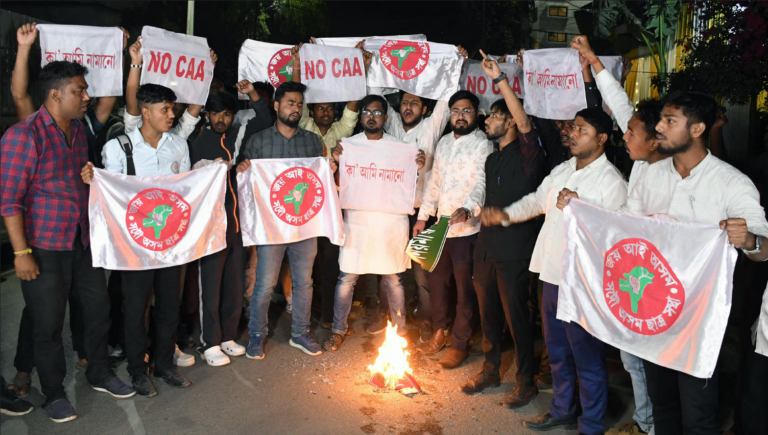 പൗരത്വ ഭേദഗതി പോര്‍ട്ടലും ആപ്പും സജ്ജം, അസം, ഡല്‍ഹി, യുപി സംസ്ഥാനങ്ങളില്‍ വ്യാപക പ്രതിഷേധം