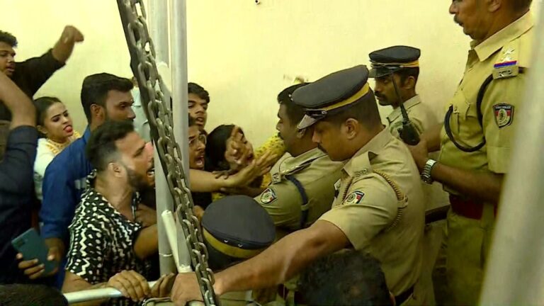 കേരള സർവകലാശാല കലോത്സവം നിർത്തിവച്ചു