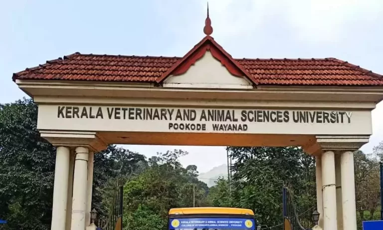 റാ​ഗിം​ഗ് പ​രാ​തി: പൂ​ക്കോ​ട് വെ​റ്റ​റി​ന​റി സ​ര്‍​വ​ക​ലാ​ശാ​ലയി​ലെ 13 വി​ദ്യാ​ര്‍​ഥി​ക​ളുടെ  സ​സ്പെ​ൻ​ഷ​ൻ റ​ദ്ദാ​ക്കി