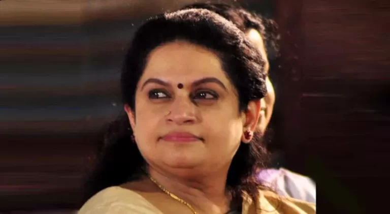 തൃശൂർ ഡിസിസി പ്രസിഡന്റ്  22 ലക്ഷം രൂപ വാങ്ങി, പ്രിയങ്കാ ഗാന്ധിയുടെ റോഡ് ഷോ വാഹനത്തിൽ കയറ്റിയില്ല : പത്മജ