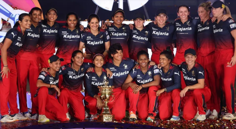 നീണ്ട കാത്തിരിപ്പിന് വിരാമം; ആദ്യ ഐപിഎൽ കിരീടം സ്വന്തമാക്കി ബാം​ഗ്ലൂർ