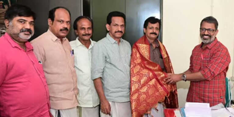 പാലക്കാട് ഡിസിസി ജനറൽ സെക്രട്ടറി ഷൊർണൂർ വിജയൻ സിപിഎമ്മിൽ