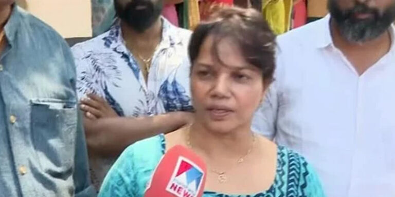 കോ​ണ്‍­​ഗ്ര­​സി­​ന് ചെ​യ്ത വോ­​ട്ട് ബി­​ജെ­​പി­​ക്ക് പോ­​യി; പ­​രാ­​തി­​യു­​മാ­​യി പ­​ത്ത­​നം­​തി­​ട്ട­​യി​ലെ വോ​ട്ട​ര്‍