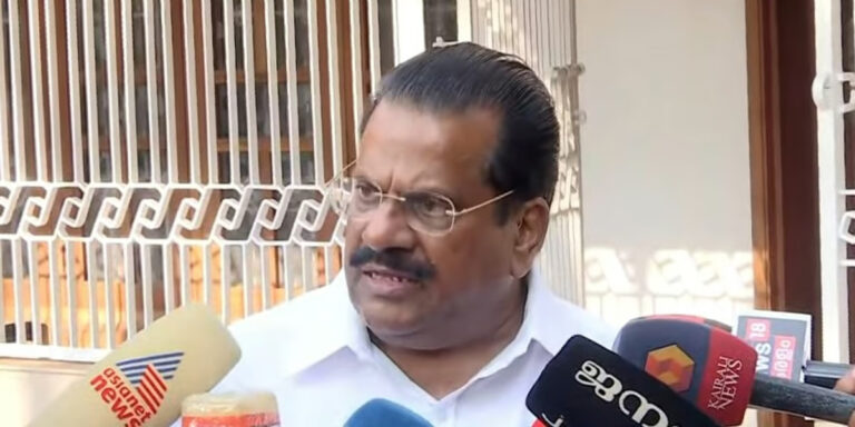 സെക്രട്ടറിയേറ്റിൽ ജാവദേക്കര്‍ കൂടിക്കാഴ്ച ചര്‍ച്ചയായോയെന്ന് മാധ്യമങ്ങള്‍ ; പ്രതികരിക്കാതെ കൈകൂപ്പി ഇപി