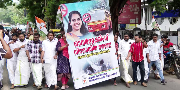 മേയർക്കും എംഎൽഎയ്ക്കും എതിരെ കേസെടുക്കാതെ പൊലീസ്; ഡ്രൈവർ യദു ഹൈക്കോടതിയിലേക്ക്