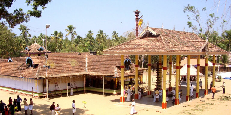 പുരുഷന്മാര്‍ക്ക് ഷര്‍ട്ട് ഊരാതെ ദര്‍ശനം നടത്താം; 112 വര്‍ഷത്തെ ആചാരം അവസാനിപ്പിച്ച് ചെറായി ഗൗരീശ്വര ക്ഷേത്രം 
