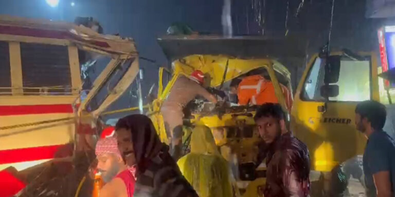 കെ​എ​സ്ആ​ർ​ടി​സി ബ​സും ടോ​റ​സും കൂ​ട്ടി​യി​ടി​ച്ചു; 16​ലേ​റെ പേ​ർ​ക്ക് പ​രി​ക്ക്