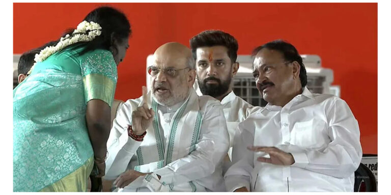 ആന്ധ്രാ സർക്കാരിന്റെ സത്യപ്രതിജ്ഞക്കിടെ തമിഴിസൈ സൗന്ദർരാജന് അമിത്ഷായുടെ പരസ്യ താക്കീത്