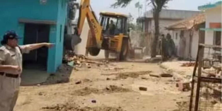 ഫ്രി​ഡ്ജി​ൽ ബീ​ഫ് : മധ്യപ്രദേശിൽ ​ പ​തി​നൊ​ന്ന് വീ​ടു​ക​ൾ ഇ​ടി​ച്ചു നി​ര​ത്തി