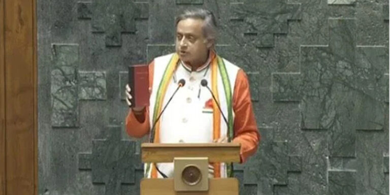 ഒടുവിൽ തരൂർ സത്യപ്രതിജ്ഞ ചെയ്തു