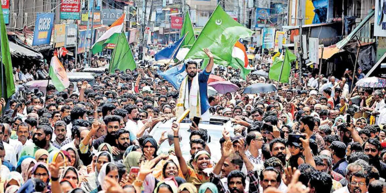 അ​ത്ര​യ്ക്ക് ആഘോഷം വേണ്ട; ഷാ​ഫി​യു​ടെ വിജയാഹ്ലാദത്തിൽ വ​നി​താ ലീ​ഗ് പ്ര​വ​ര്‍​ത്ത​ക​ര്‍​ക്ക് വി​ല​ക്ക്