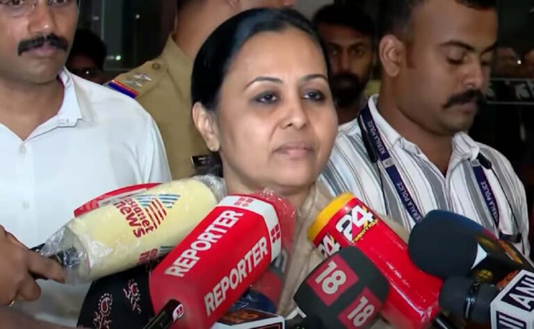 കേന്ദ്രം അനുമതി നല്‍കിയില്ല ; ആരോഗ്യമന്ത്രിയുടെ കുവൈറ്റ് യാത്ര മുടങ്ങി