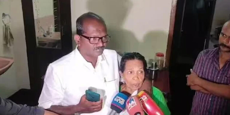 മുരളീധരന്റെ അനുയായിയായ തൃശൂർ ഡിസിസി സെക്രട്ടറിയുടെ വീടിനു നേരെ ആക്രമണം