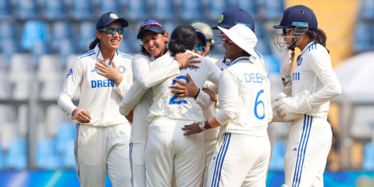 ചെപ്പോക്ക് ടെസ്റ്റ് : ദക്ഷിണാഫ്രിക്കൻ വനിതകളെ 10 വിക്കറ്റിന് തകർത്ത് ഇന്ത്യ