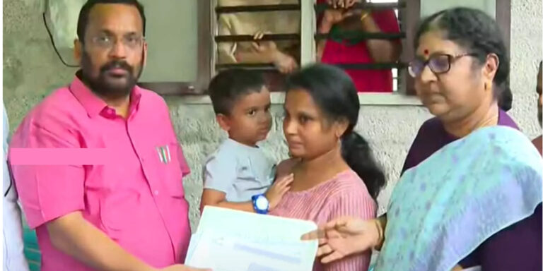 കുവൈത്ത് തീപിടിത്തം: ബിനോയ് തോമസിന്റെ കുടുംബത്തിന് 19 ലക്ഷം ധനസഹായം കൈമാറി, ലൈഫിൽ വീട് നൽകും
