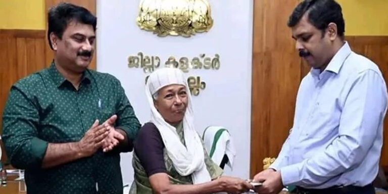 ‘അന്ന്‌ ആടുകളെ വിറ്റ പണം; ഇന്ന്‌ ചായക്കടയിലെ വരുമാനം’; മുഖ്യമന്ത്രിയുടെ ദുരിതാശ്വാസനിധിയിലേക്ക് സഹായഹസ്തവുമായി സുബൈദ ഉമ്മ