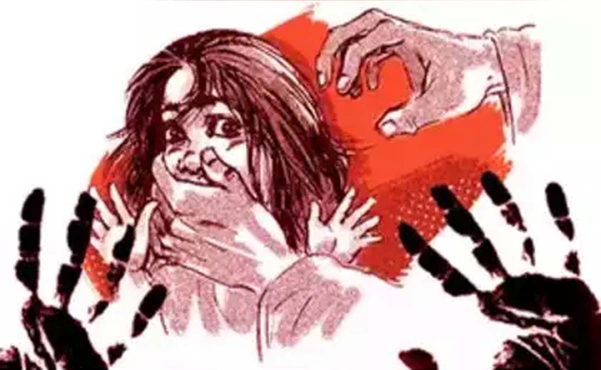 പറവൂരിൽ പൂജയുടെ മറവിൽ പീഡനം, സ്വര്‍ണാഭരണങ്ങളും ആധാരവും നഷ്ടപ്പെട്ടു; കേസെടുത്ത് പൊലീസ്