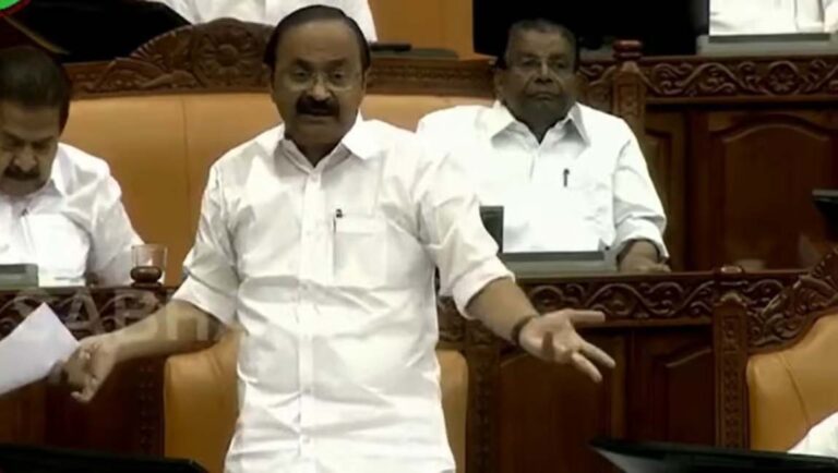 ഹേമ കമ്മിറ്റി റിപ്പോര്‍ട്ടില്‍ അടിയന്തര പ്രമേയത്തിന് അനുമതിയില്ല; നിയമസഭ കൗരവസഭയായി മാറുകയാണോ?; വി ഡി സതീശന്‍