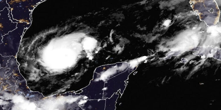 മി​ൽ​ട്ട​ൺ ചു​ഴ​ലി​ക്കൊ​ടു​ങ്കാ​റ്റ് ക​ര​തൊ​ട്ടു: ഫ്ലോ​റി​ഡ​യു​ടെ തീ​ര​പ്ര​ദേ​ശ​ങ്ങ​ളി​ൽ ക​ന​ത്ത കാ​റ്റും മ​ഴ​യും