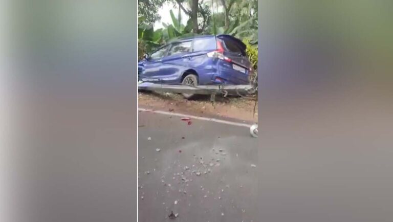 പെരുമ്പാവൂരിൽ കാർ നിയന്ത്രണം വിട്ട് ഇലക്ട്രിക് പോസ്റ്റിലിടിച്ചു