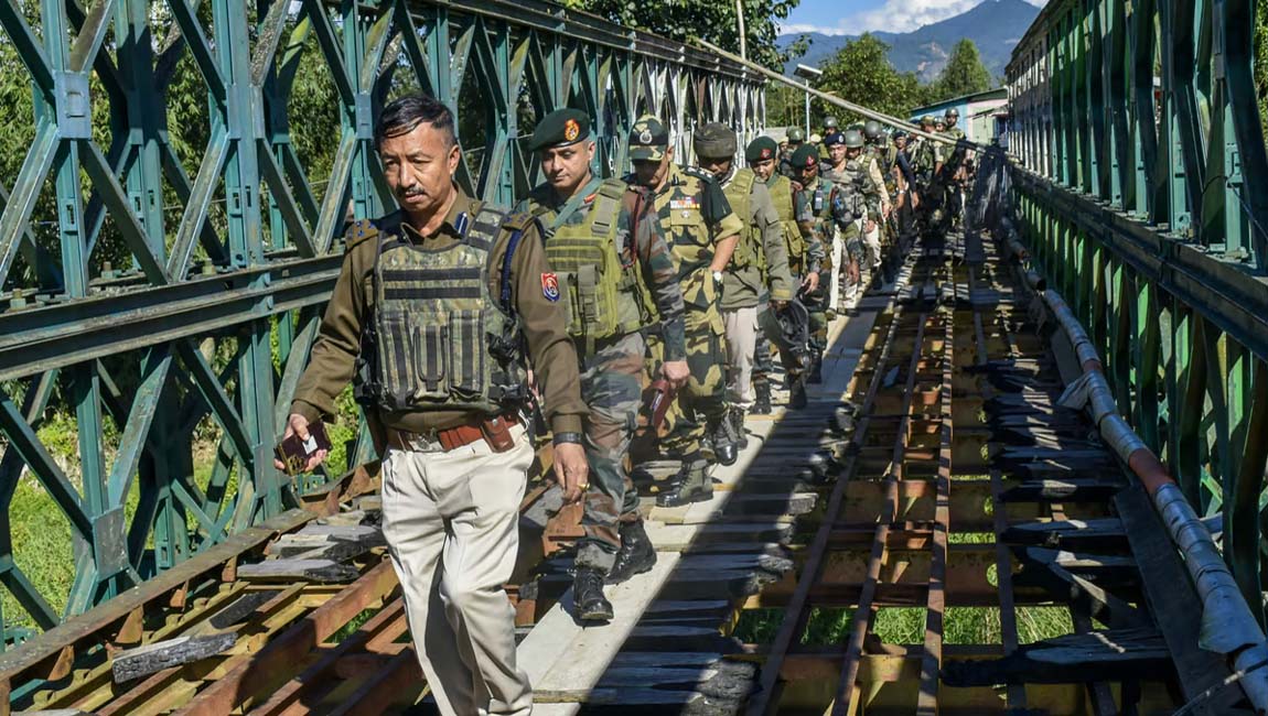 സംഘര്‍ഷത്തിന് അയവില്ല; 50 കമ്പനി കേന്ദ്രസേന കൂടി മണിപ്പൂരിലേക്ക്; അക്രമകാരികള്‍ക്കെതിരെ കടുത്ത നടപടി