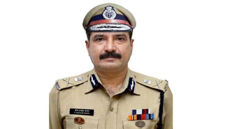 പൊതുവഴി തടസ്സപ്പെടുത്തി ഘോഷയാത്രകളും ഉത്സവച്ചടങ്ങുകളും അനുവദിക്കരുത് : ഡിജിപി