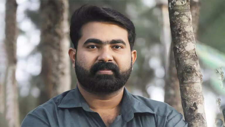 ബലാത്സംഗ പരാതി : ഡിവൈഎഫ്ഐ നേതാവിനെ പാർട്ടിയിൽ നിന്നും പുറത്താക്കി