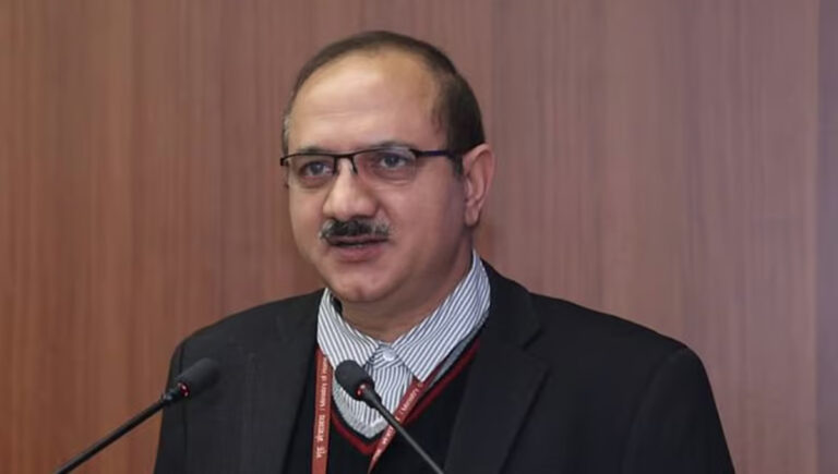 ‘ആധാറി’ന് പുതിയ മേധാവി; ഭുവ്‌നേഷ് കുമാര്‍ യുഐഡിഎഐയുടെ പുതിയ സിഇഒ