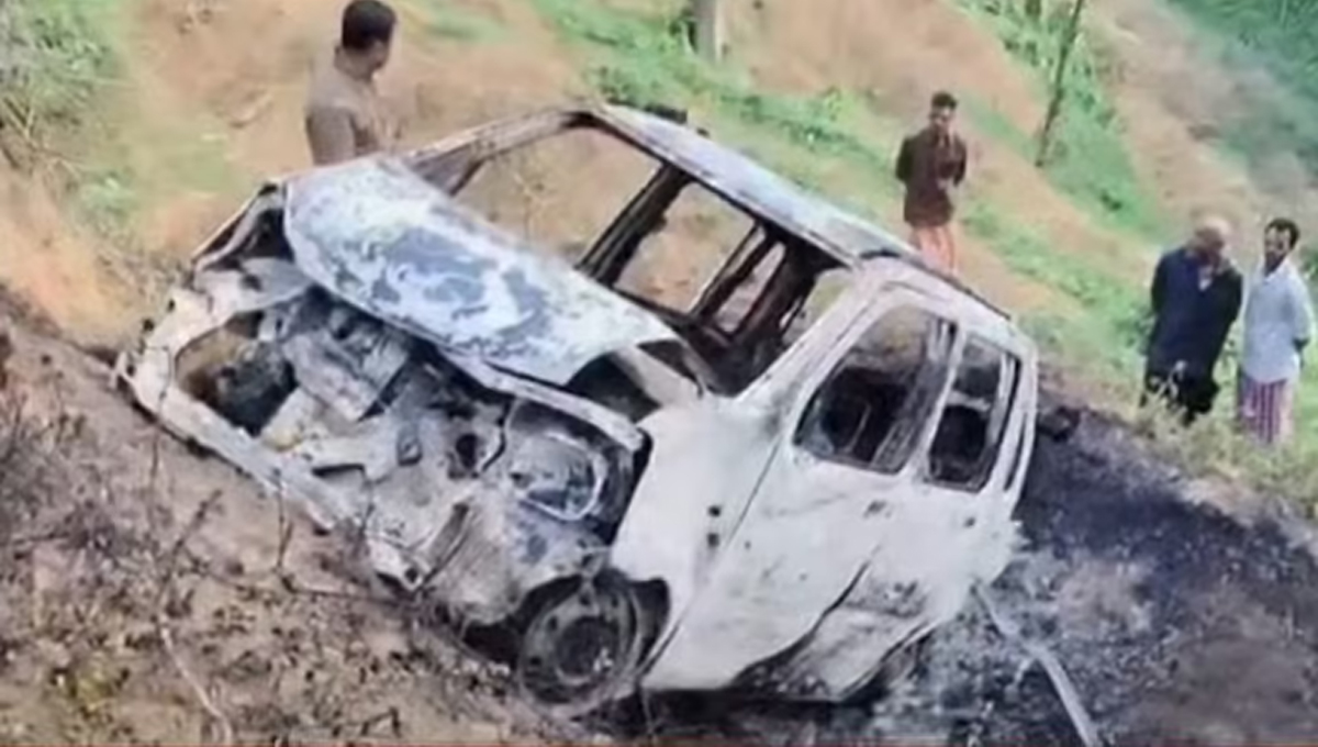 കൊല്ലത്ത് കാര്‍ താഴ്ചയിലേക്ക് മറിഞ്ഞ് കത്തിയ നിലയില്‍; വാഹനത്തിനകത്ത് കത്തിക്കരിഞ്ഞ മൃതദേഹം