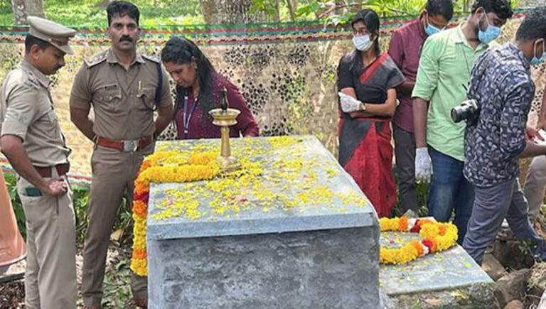 നെയ്യാറ്റിന്‍കര ഗോപന്‍റെ കല്ലറ പൊളിച്ചു; മൃതദേഹം ഇരിക്കുന്ന നിലയില്‍