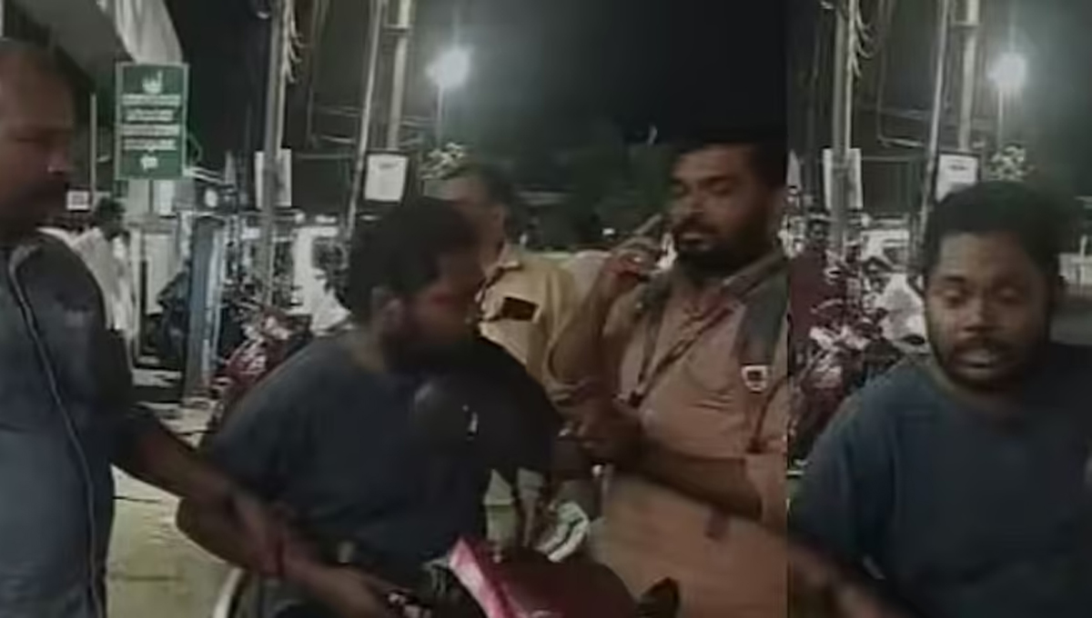 കടയുടെ ലൈസന്‍സ് പുതുക്കാന്‍ 10,000 രൂപ കൈക്കൂലി; ബൈക്കിലെത്തി പണം വാങ്ങി, ഹെല്‍ത്ത് ഇന്‍സ്‌പെക്ടര്‍ പിടിയില്‍