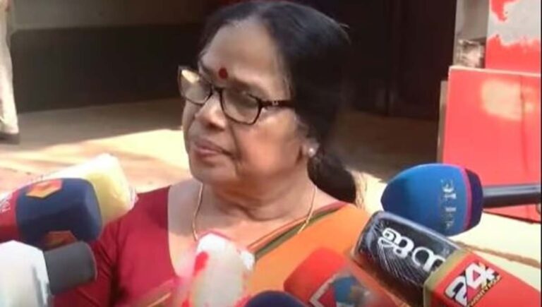 പെരിയക്കേസ് പ്രതികളെ ജയിലില്‍ സന്ദര്‍ശിച്ച് പികെ ശ്രീമതി