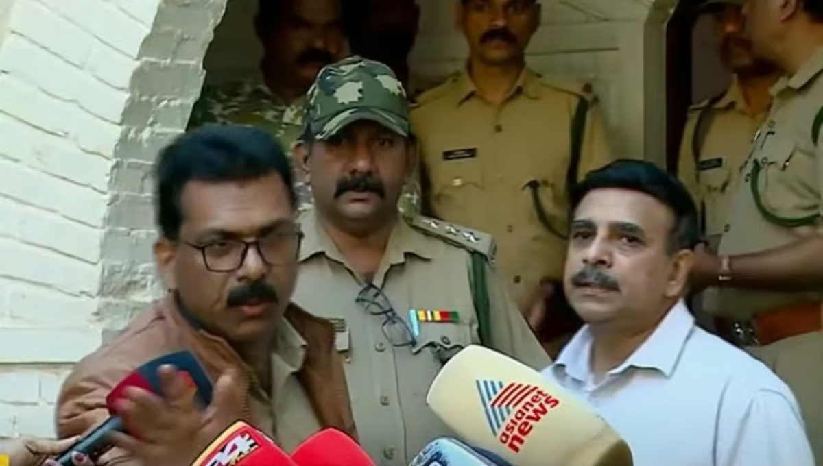 ‘ഇന്ന് ഒരു ലൈവും ഇല്ല, എല്ലാം ഗേറ്റിന് പുറത്ത്’; വയനാട് ഡിഎഫ്ഒയുടെ പ്രതികരണം തടഞ്ഞ് പൊലീസ്