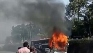 കഴക്കൂട്ടത്ത് ഓടിക്കൊണ്ടിരുന്ന ബസ്സിന് തീപിടിച്ചു