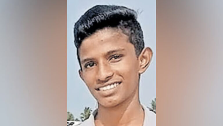 തിരയിൽപെട്ട മാതാവിലെ രക്ഷിക്കാനിറങ്ങി; ചെല്ലാനത്ത് 14കാരൻ മുങ്ങിമരിച്ചു