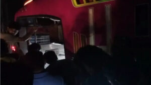 മലപ്പുറത്ത് സ്വകാര‍്യ ബസ് മറിഞ്ഞ് അപകടം; നിരവധി പേർക്ക് പരുക്ക്