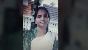 മൊബൈല്‍ ഫോണ്‍ വാങ്ങിയതിനെച്ചൊല്ലിയുള്ള തര്‍ക്കം; മക്കളുടെ കണ്‍മുന്നിലിട്ട് ഭര്‍ത്താവ് വെട്ടിയ ഭാര്യ മരിച്ചു