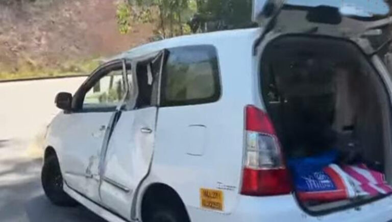 മൂന്നാറിൽ കാട്ടാന ആക്രമണം : ഓടിക്കൊണ്ടിരുന്ന കാർ കുത്തി മറിച്ചു; പശുവിനെ ചിവിട്ടി കൊന്നു