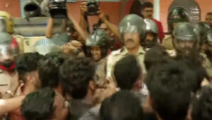 പാ​ല​ക്കാ​ട്ടെ കെ​എ​സ്‌​യു മാ​ര്‍​ച്ചി​ല്‍ സം​ഘ​ര്‍​ഷം