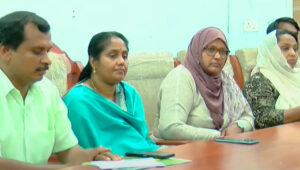 ആശമാർക്ക് ആശ്രയമായി യുഡിഫ്; പെരുവയൽ പഞ്ചായത്ത് തനത് ഫണ്ടിൽനിന്ന് 2000 രൂപ നൽകാൻ പദ്ധതി
