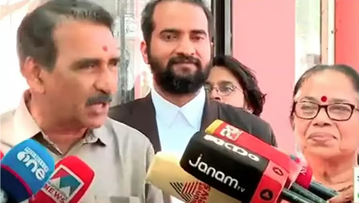 ‘ശ്രീമതി ടീച്ചറോട് മാപ്പ് പറഞ്ഞത് തന്റെ ഔദാര്യം; കണ്ണീര് കണ്ടാണ് ഖേദം രേഖപ്പെടുത്തിയത്’ : ബി ഗോപാലകൃഷ്ണന്‍