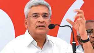 സ്റ്റാര്‍ലിങ്ക് ഇന്ത്യയിലേക്കെത്തുന്നത് രാജ്യസുരക്ഷയ്ക്ക് ഭീഷണി : പ്രകാശ് കാരാട്ട്