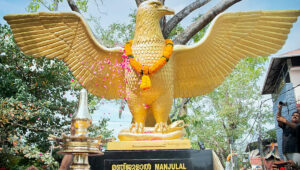 ഭക്തരെ വരവേറ്റ് വെങ്കല ഗരുഡ ശില്‍പ്പം; ഗുരുവായൂരില്‍ നവീകരിച്ച മഞ്ജുളാല്‍ത്തറ സമര്‍പ്പിച്ചു