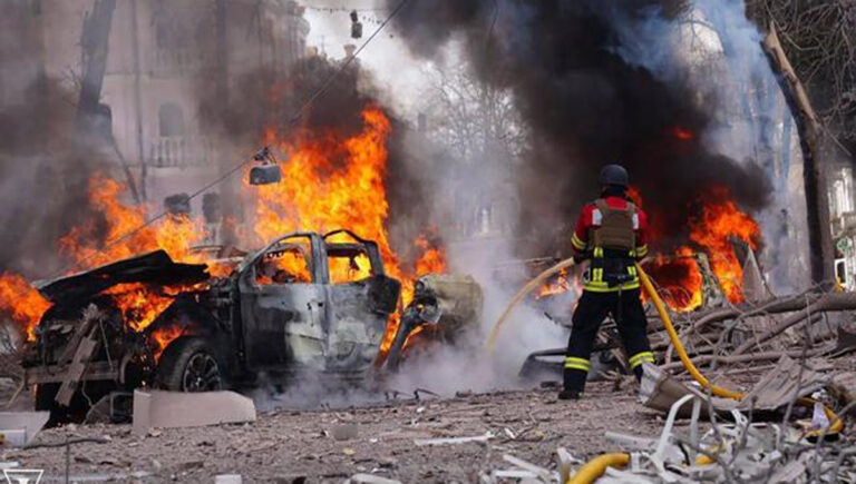 യു​ക്രെ​യ്നി​ൽ റ​ഷ്യ​യു​ടെ മി​സൈ​ൽ ആ​ക്ര​മ​ണം; 20 മ​ര​ണം